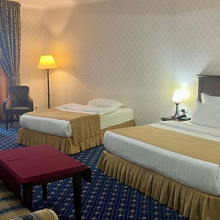 Grand Hotel Victory Aktau  Ngoại thất bức ảnh