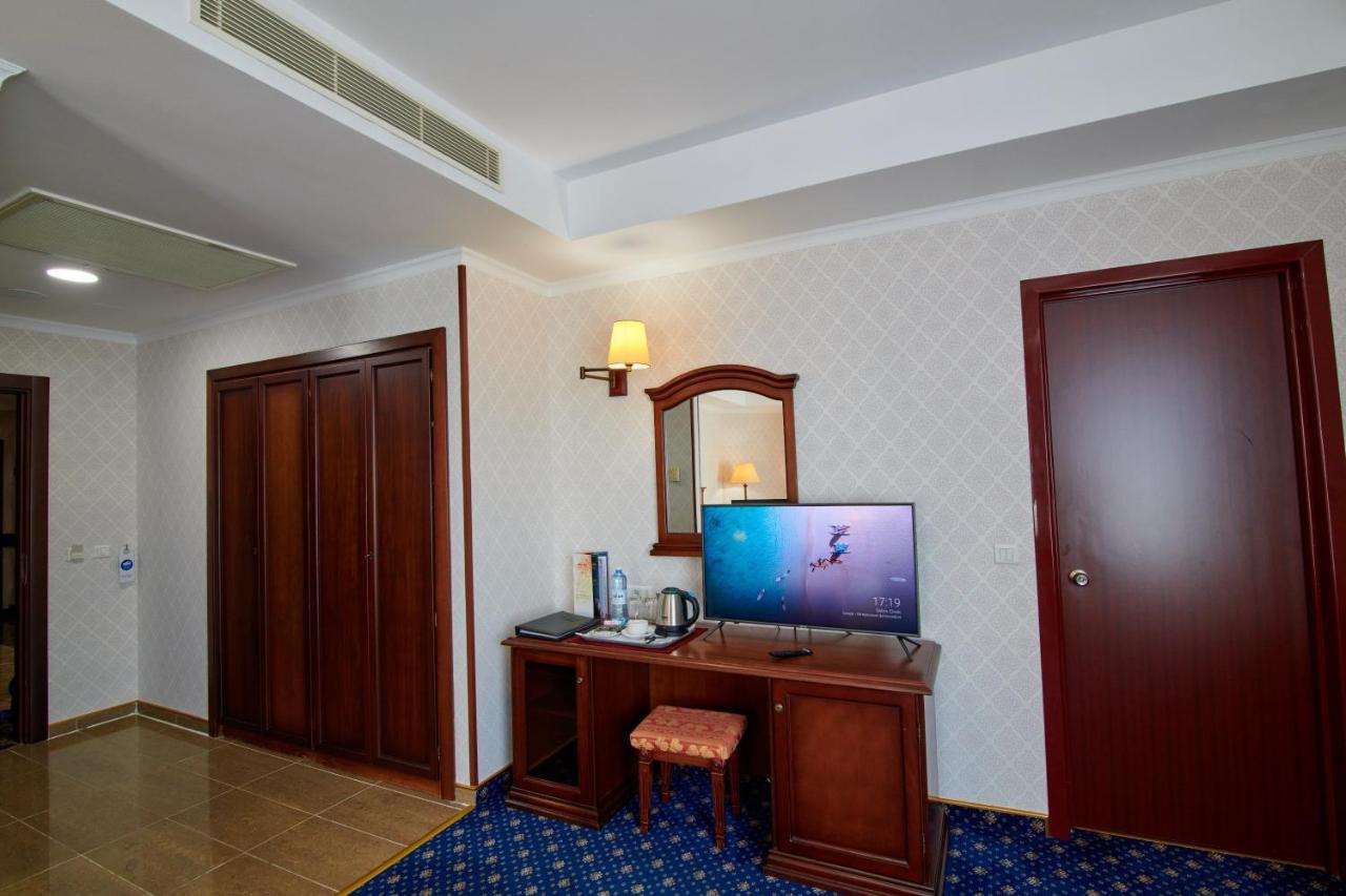 Grand Hotel Victory Aktau  Ngoại thất bức ảnh A room at the hotel