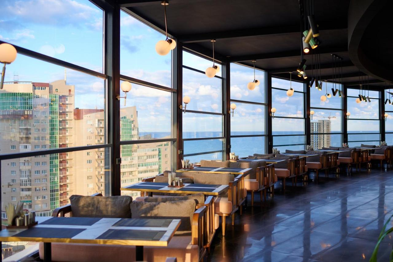 Grand Hotel Victory Aktau  Ngoại thất bức ảnh Skyline Bar