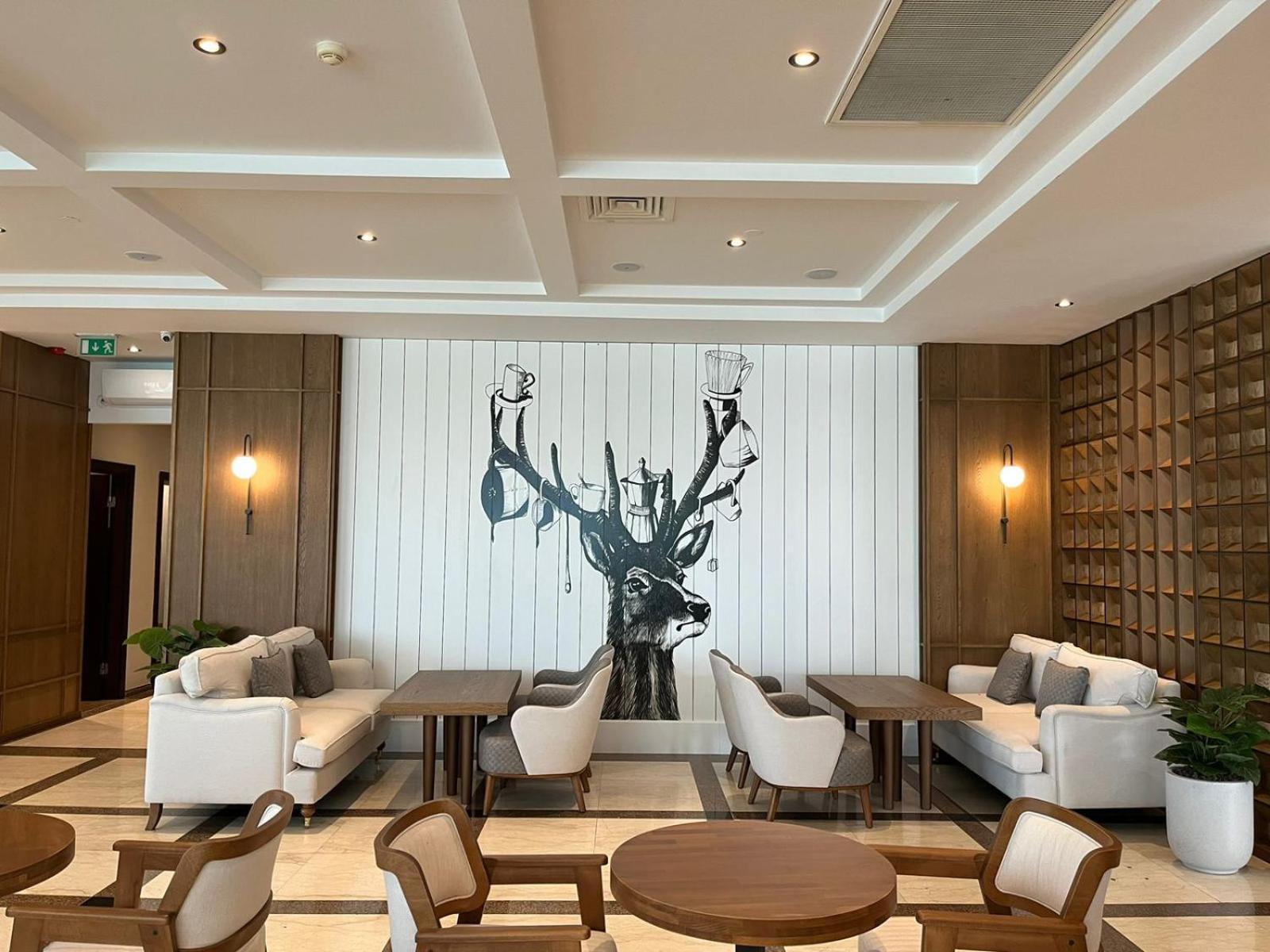 Grand Hotel Victory Aktau  Ngoại thất bức ảnh The lounge at the airport