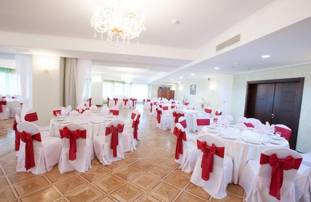 Grand Hotel Victory Aktau  Ngoại thất bức ảnh A banquet hall